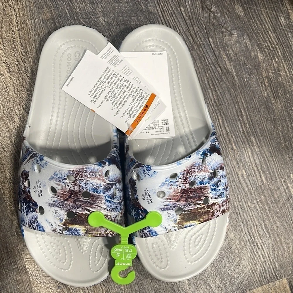 Crocs unisex slippers